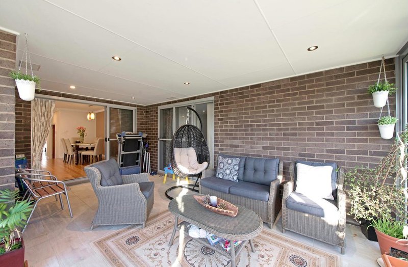 Photo - 17 Hesba Brinsmead Street, Franklin ACT 2913 - Image 9