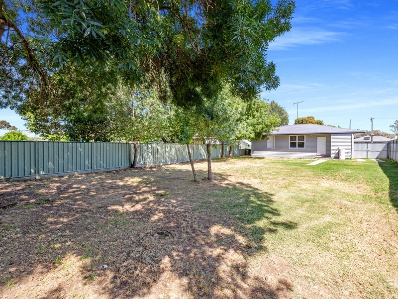 Photo - 17 Higgins Street, Wangaratta VIC 3677 - Image 12