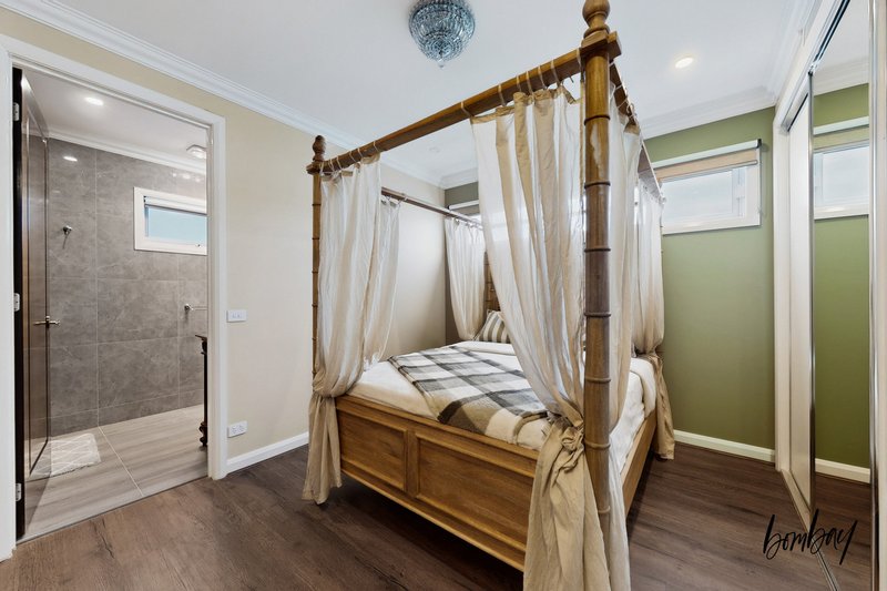 Photo - 17 Highpoint Drive, South Morang VIC 3752 - Image 11