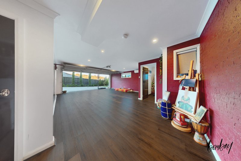 Photo - 17 Highpoint Drive, South Morang VIC 3752 - Image 19