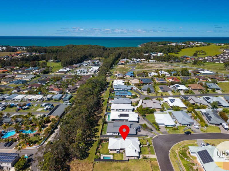 Photo - 17 Hillside Terrace, Black Head NSW 2430 - Image 3