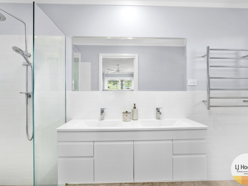 Photo - 17 Hillside Terrace, Black Head NSW 2430 - Image 12