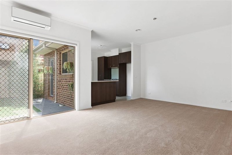 Photo - 17 Hilltop Avenue, Clayton VIC 3168 - Image 3