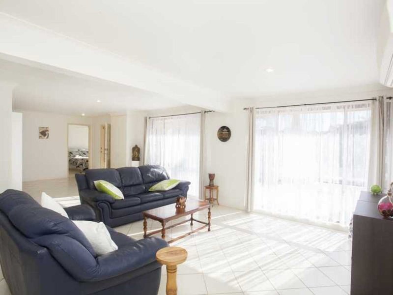 Photo - 17 Hind Avenue, Forster NSW 2428 - Image 4