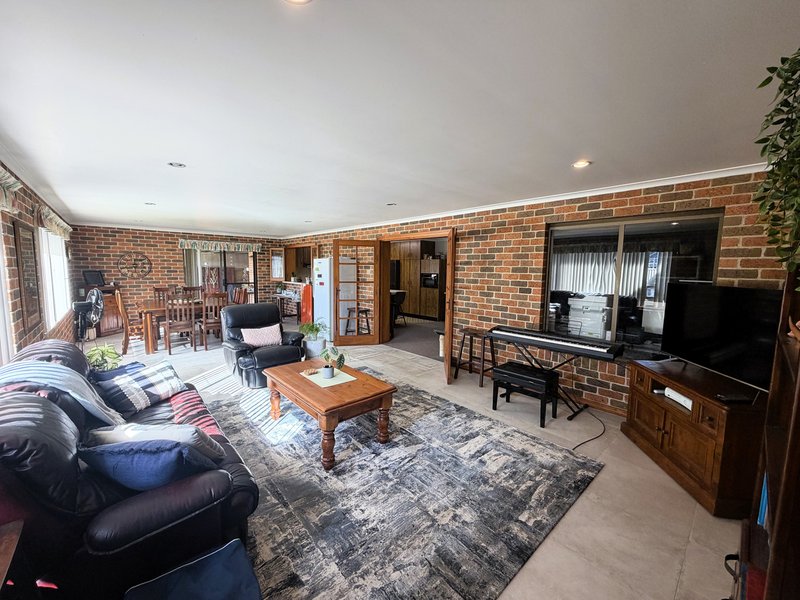 Photo - 17 Hoad Street, Griffith NSW 2680 - Image 16