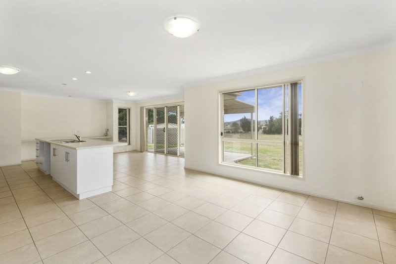 Photo - 17 Hodgson Street, East Greenmount QLD 4359 - Image 4