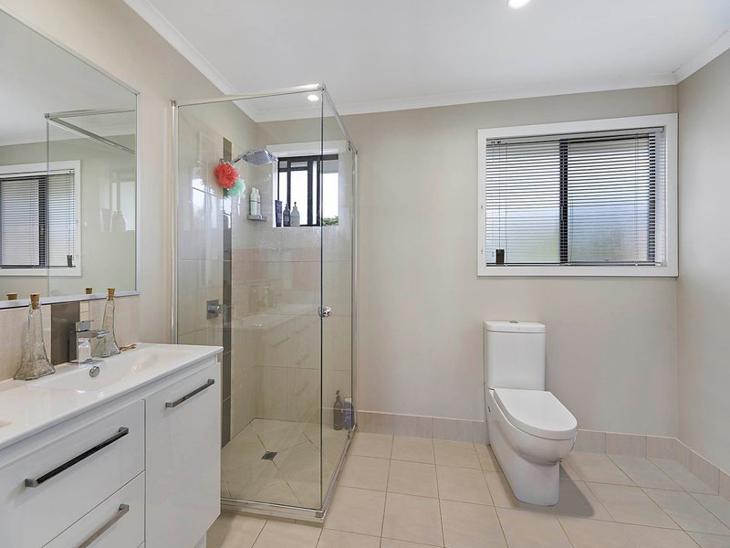 Photo - 17 Holly Green Crescent, Palmwoods QLD 4555 - Image 7