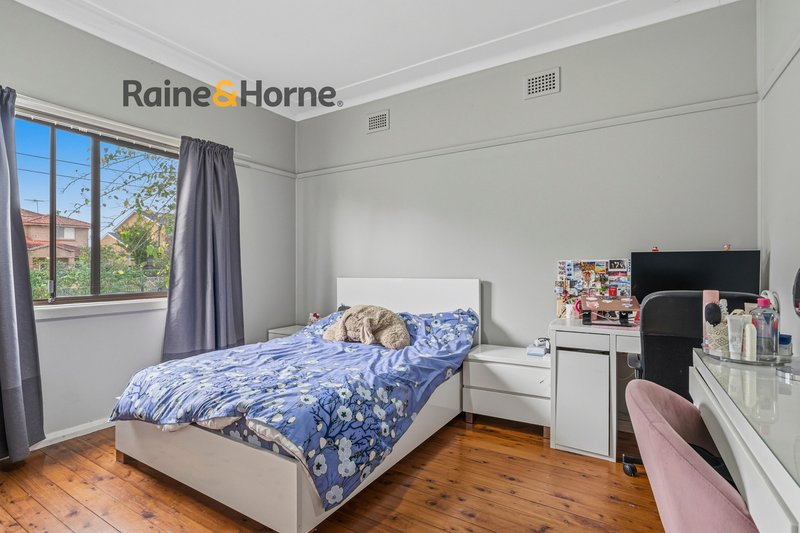 Photo - 17 Hunter Street, Fairfield NSW 2165 - Image 9