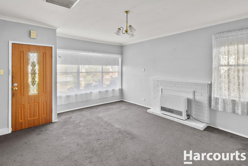 Photo - 17 Hutchesson Street, Horsham VIC 3400 - Image 3