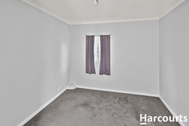 Photo - 17 Hutchesson Street, Horsham VIC 3400 - Image 9