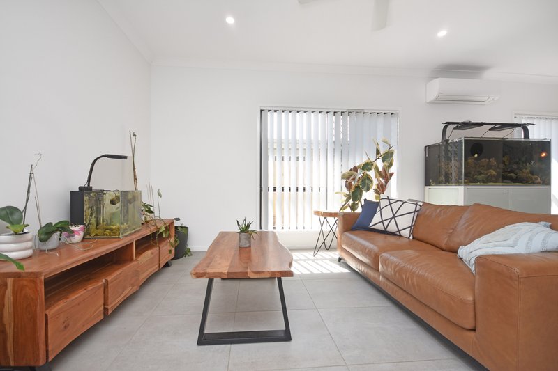 Photo - 17 Hyperion Street, Burpengary QLD 4505 - Image 4