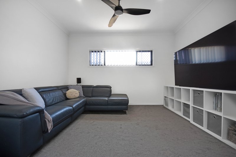 Photo - 17 Hyperion Street, Burpengary QLD 4505 - Image 6