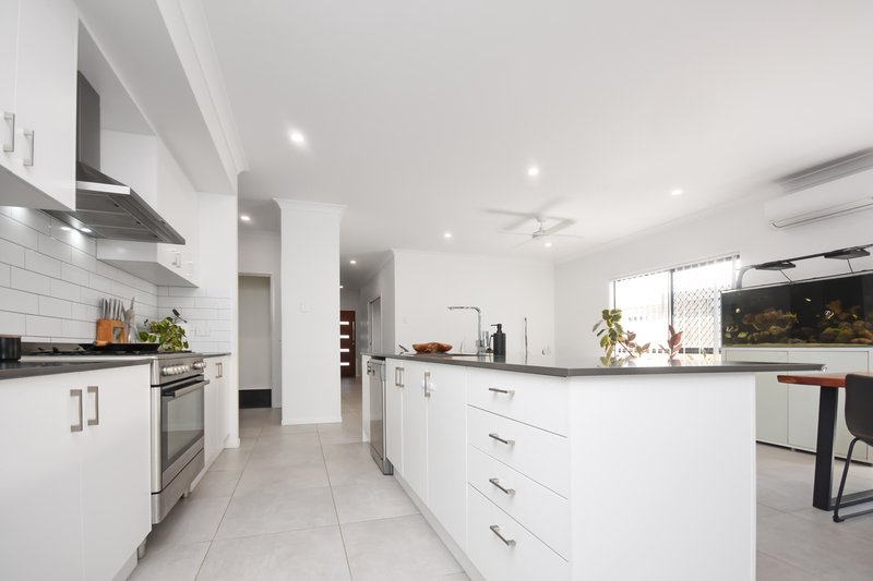 Photo - 17 Hyperion Street, Burpengary QLD 4505 - Image 7