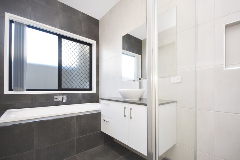 Photo - 17 Hyperion Street, Burpengary QLD 4505 - Image 14