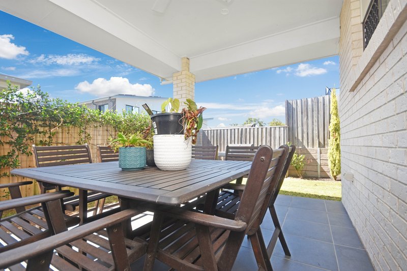 Photo - 17 Hyperion Street, Burpengary QLD 4505 - Image 19