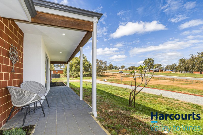 Photo - 17 Imperial Ridge, Chittering WA 6084 - Image 3