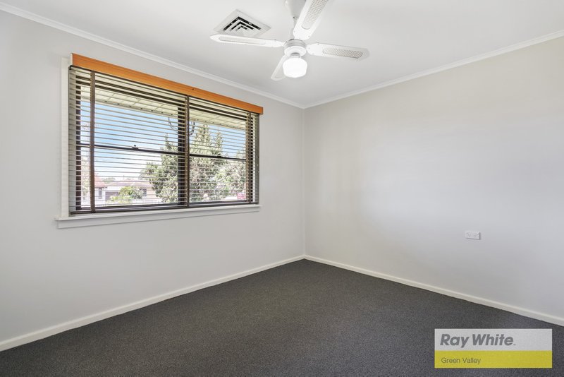 Photo - 17 Insignia Street, Sadleir NSW 2168 - Image 9