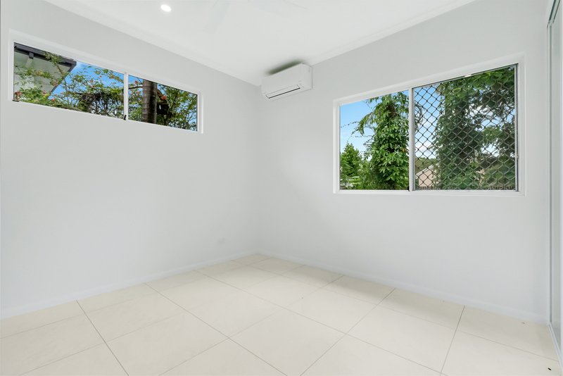 Photo - 17 Iona Close, Edge Hill QLD 4870 - Image 13