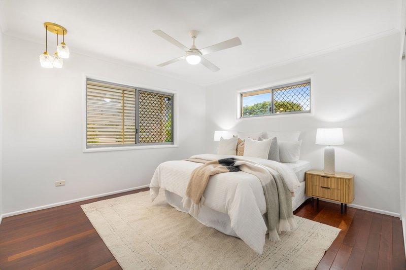 Photo - 17 Irandi Street, Mansfield QLD 4122 - Image 7