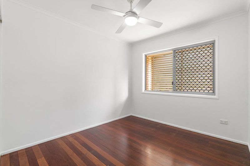 Photo - 17 Irandi Street, Mansfield QLD 4122 - Image 9