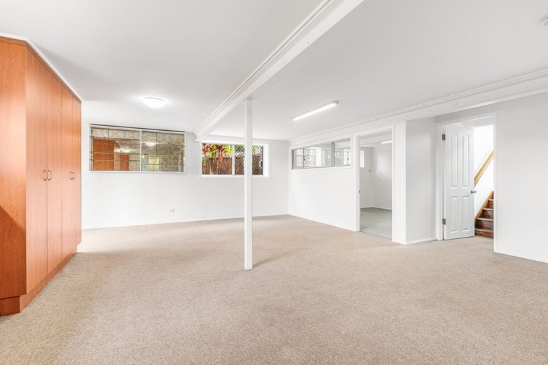 Photo - 17 Irandi Street, Mansfield QLD 4122 - Image 12