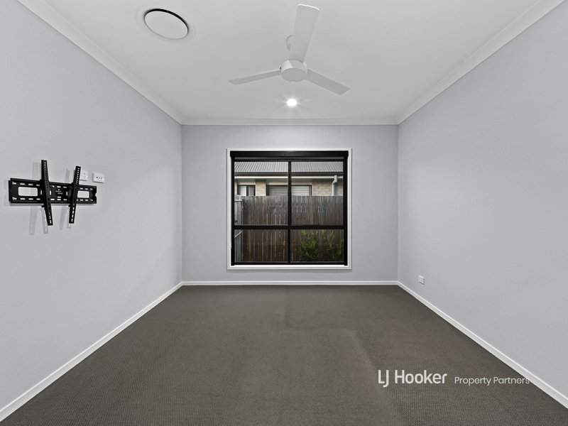 Photo - 17 Ironbark Avenue, Park Ridge QLD 4125 - Image 10