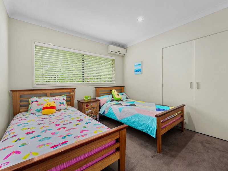 Photo - 17 Ironbark Circuit, Everton Hills QLD 4053 - Image 13