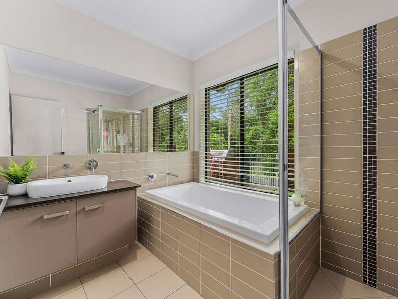 Photo - 17 Ironbark Circuit, Everton Hills QLD 4053 - Image 14