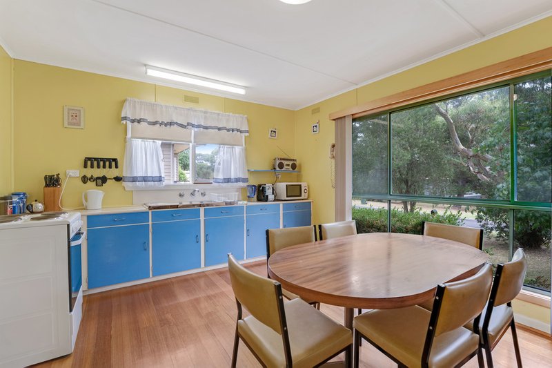 Photo - 17 Island Crescent, Cowes VIC 3922 - Image 3