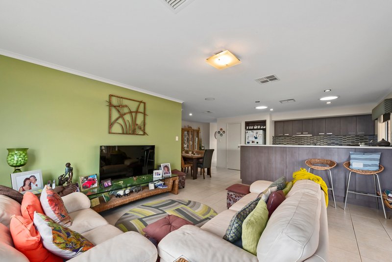 Photo - 17 Islesworth Street, North Beach SA 5556 - Image 11