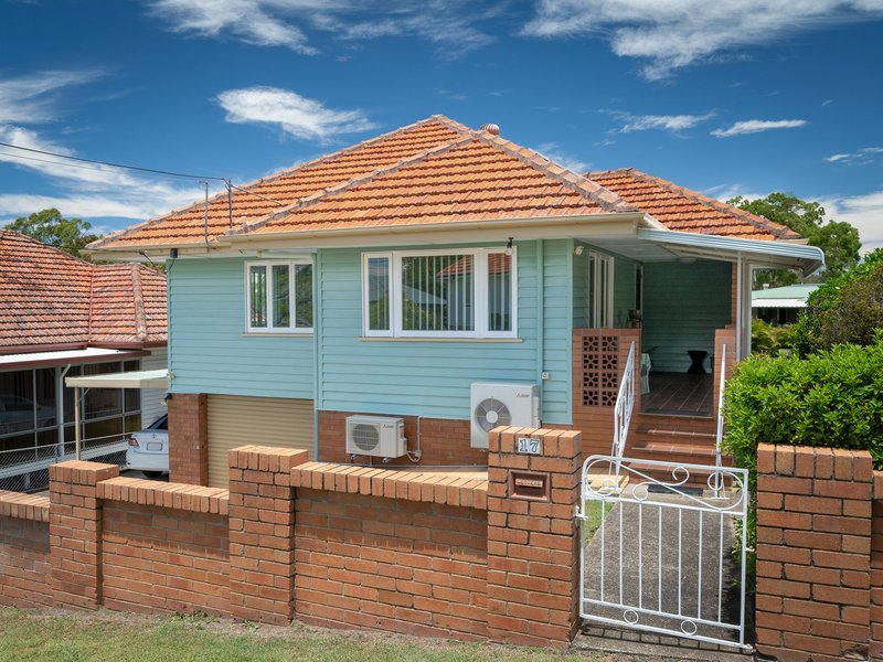 17 Iveagh Avenue, Holland Park West QLD 4121