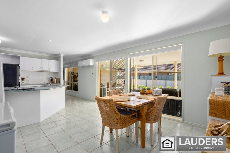 Photo - 17 Ivy Crescent, Old Bar NSW 2430 - Image 4