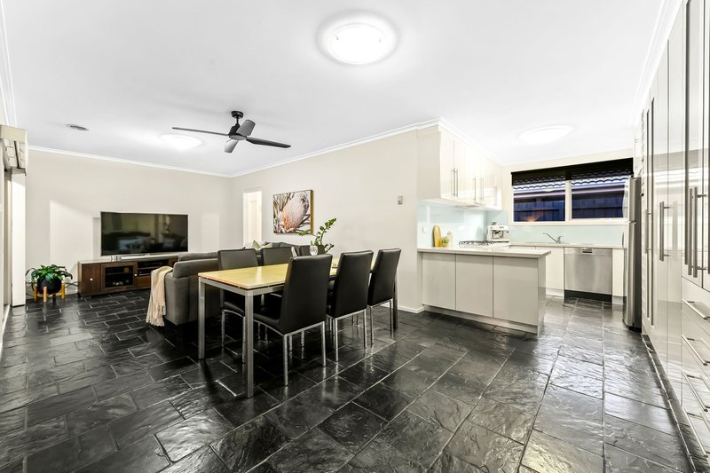 Photo - 17 Jacqueline Drive, Aspendale Gardens VIC 3195 - Image 6