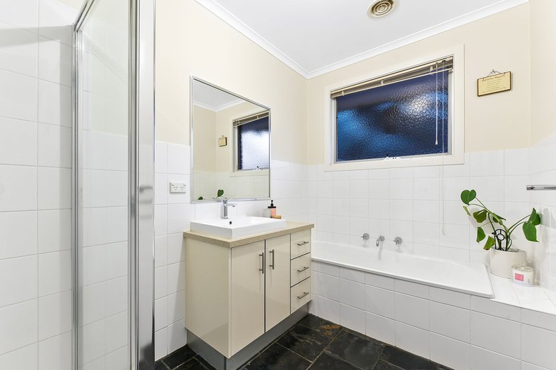 Photo - 17 Jacqueline Drive, Aspendale Gardens VIC 3195 - Image 12