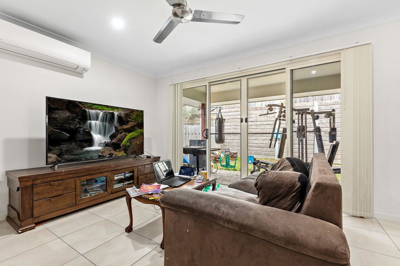 Photo - 17 Jaffray Street, Bellbird Park QLD 4300 - Image 3