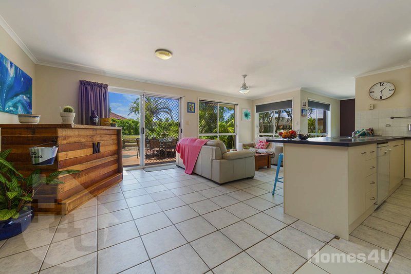 Photo - 17 Jambola Ct , Narangba QLD 4504 - Image 7