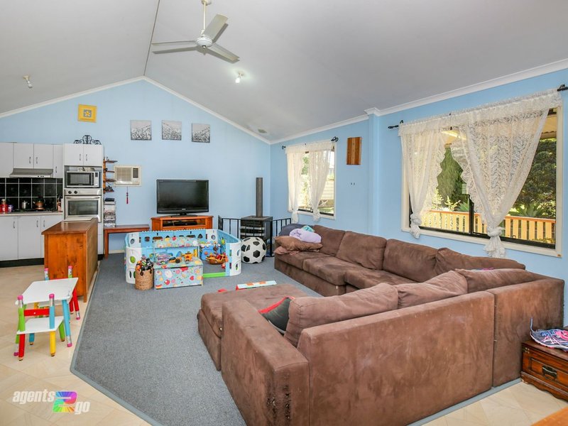 Photo - 17 Jamie Avenue, Curra QLD 4570 - Image 11