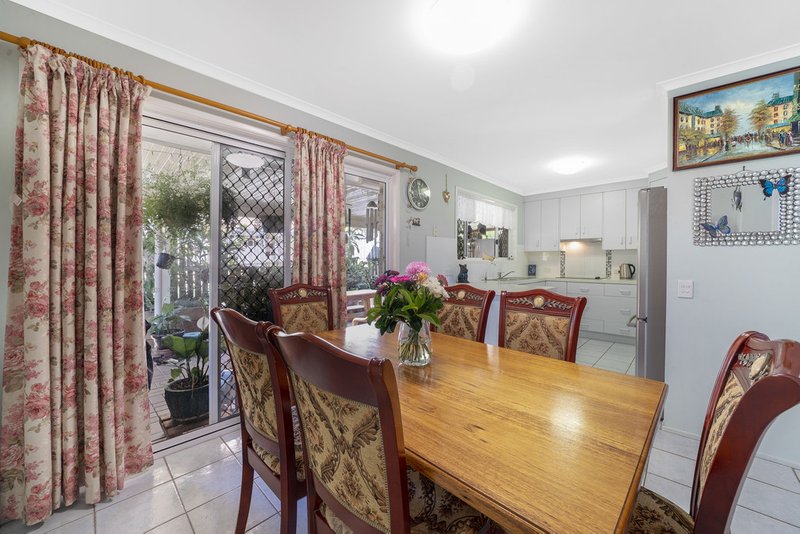 Photo - 17 Jardine Drive, Springwood QLD 4127 - Image 5