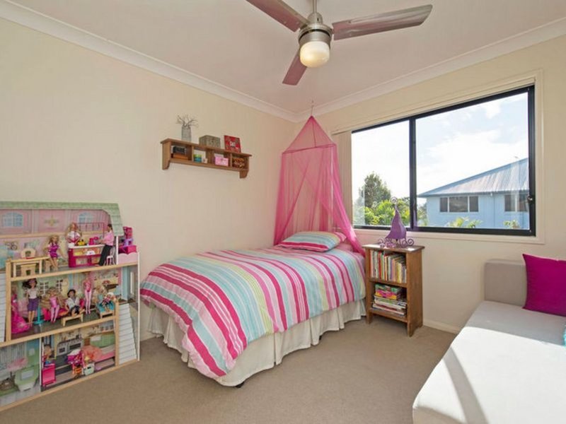 Photo - 17 Jasmine Circuit, Ormeau QLD 4208 - Image 8