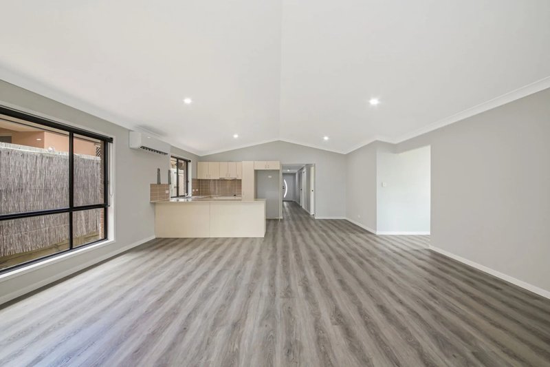 Photo - 17 Jasmine Circuit, Ormeau QLD 4208 - Image 2