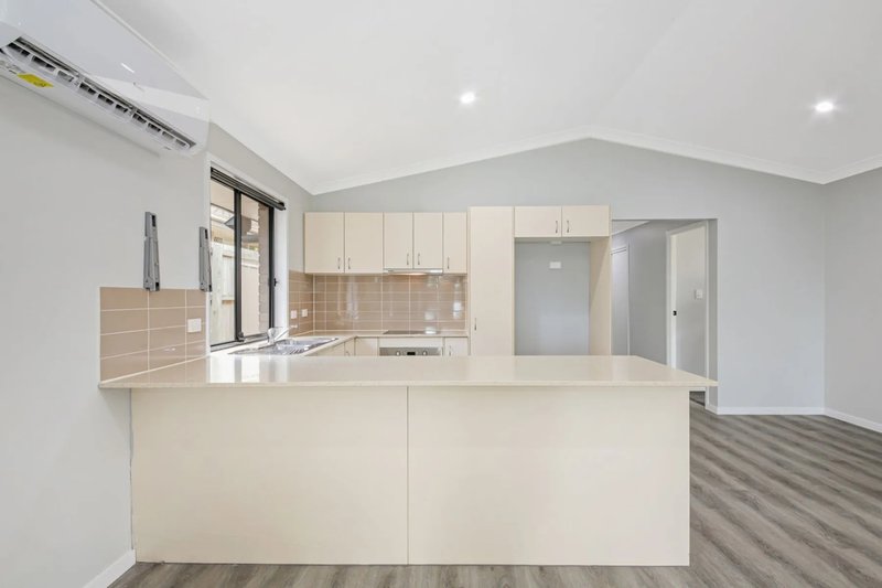 Photo - 17 Jasmine Circuit, Ormeau QLD 4208 - Image 3