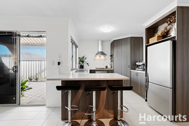 Photo - 17 Jedburgh Loop, Sinagra WA 6065 - Image 3