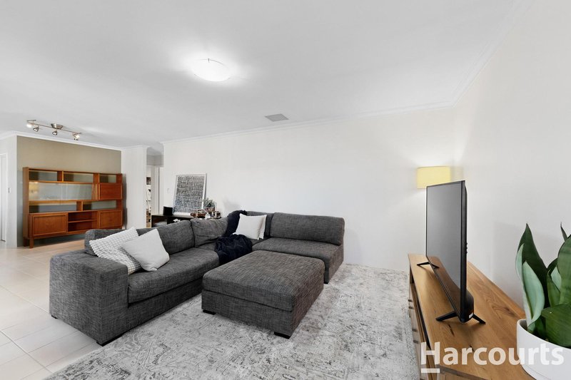 Photo - 17 Jedburgh Loop, Sinagra WA 6065 - Image 4