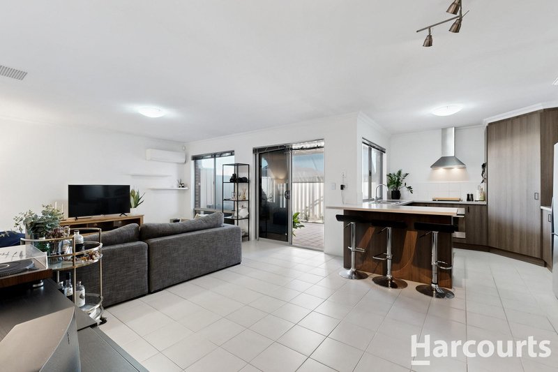 Photo - 17 Jedburgh Loop, Sinagra WA 6065 - Image 5
