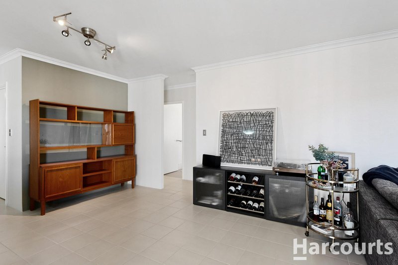 Photo - 17 Jedburgh Loop, Sinagra WA 6065 - Image 6