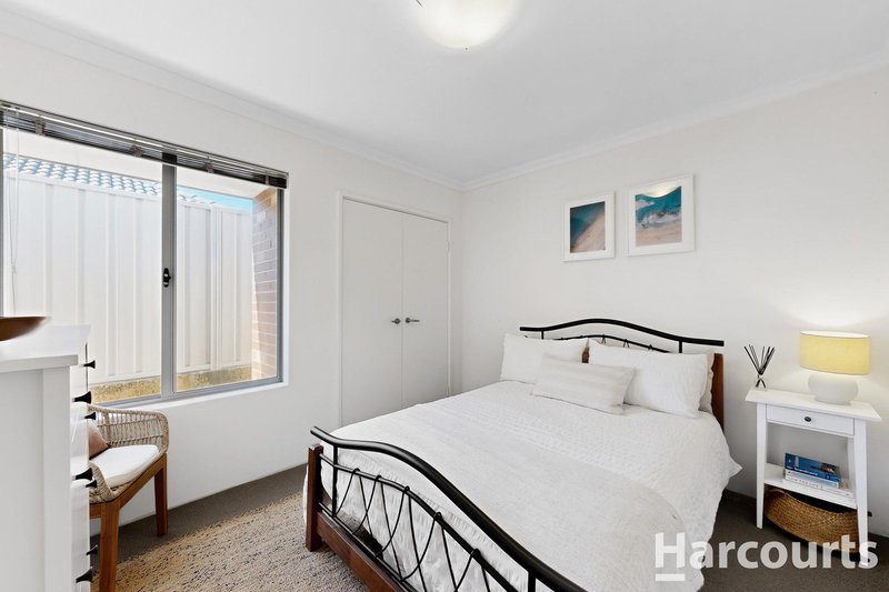 Photo - 17 Jedburgh Loop, Sinagra WA 6065 - Image 11