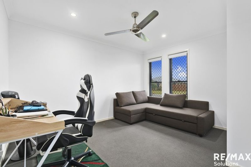 Photo - 17 Jeffreys Street, Caboolture South QLD 4510 - Image 3