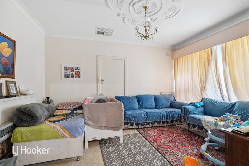 Photo - 17 Joan Avenue, Glengowrie SA 5044 - Image 4