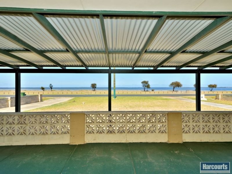 Photo - 17 John Street, Coodanup WA 6210 - Image 5