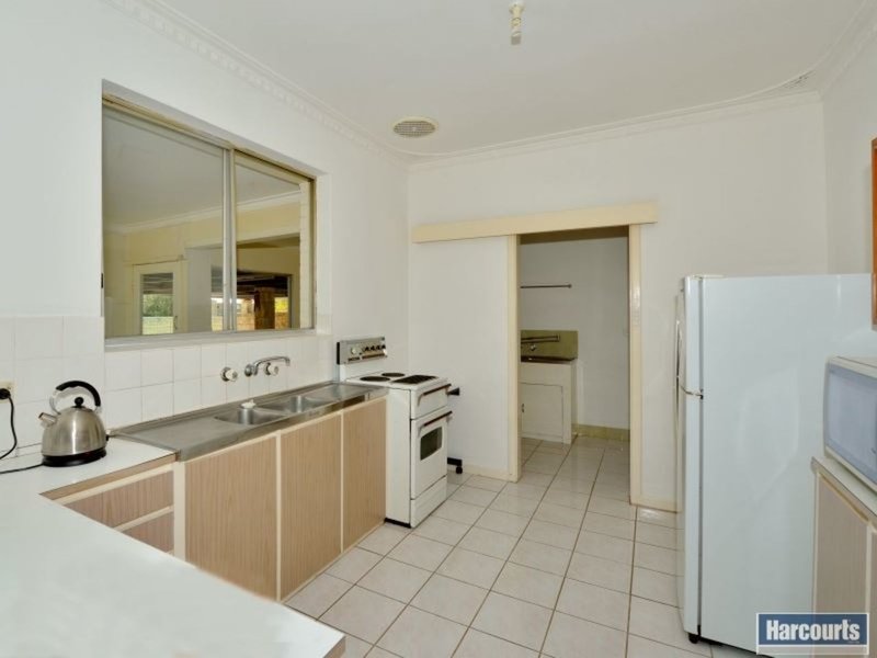 Photo - 17 John Street, Coodanup WA 6210 - Image 8